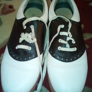 WOMENS WILLITS SADDLE SHOES BLACK &AMP; WHITE. SIZE 9.5 M HONOR ROLL II